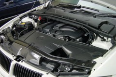 GruppeM – RAM Intake System – BMW E90/E91 320i 2.0L (05-07)
