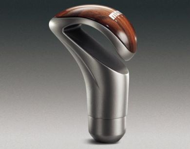 MOMO – Gear Knob (Titanium/Wood)